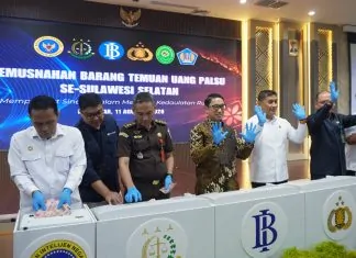 uang palsu
