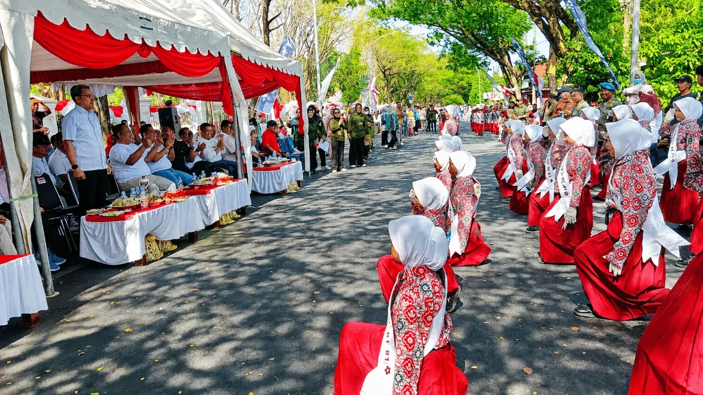 Meriahkan HUT ke-81 RI, Pemkab Jeneponto Gelar Gerak Jalan Indah, Peserta Sangat Antusias