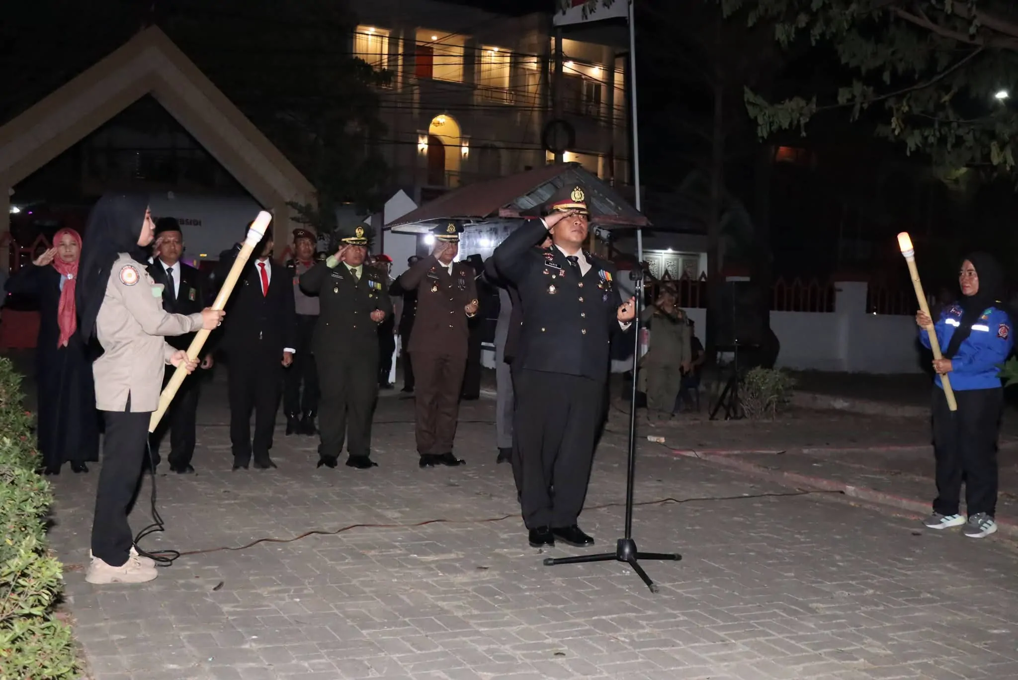 Bupati, Wabup dan Forkopimda Jeneponto Ikuti Apel Kehormatan dan Renungan Suci HUT ke-81 RI