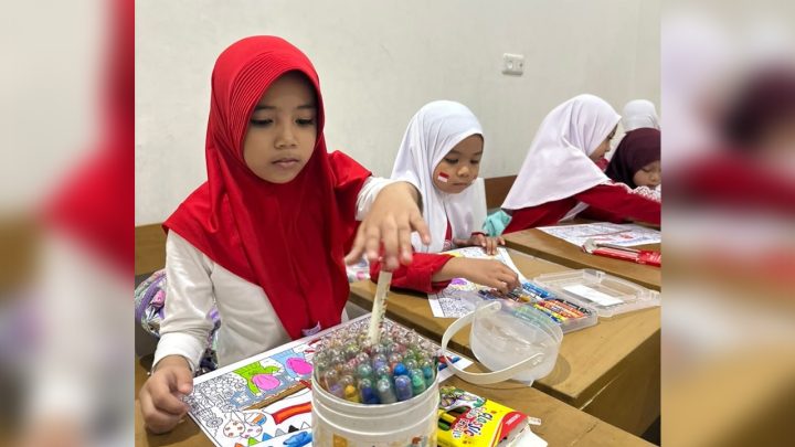 Semarak HUT ke-81 RI, Siswa RHIS Antusias Ikuti Beragam Lomba Lomba Makan Kerupuk