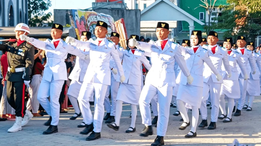 Wabup Islam Iskandar Pimpin Khidmatnya Detik Penurunan Sang Merah Putih HUT Ke-81 RI Di Jeneponto