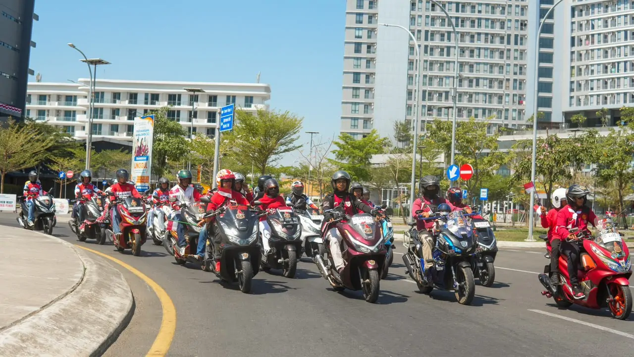 Rayakan HUT ke-81 RI, Asmo Sulsel Padukan Convoy Merdeka dengan Edukasi Safety Riding dan Aksi Sosial