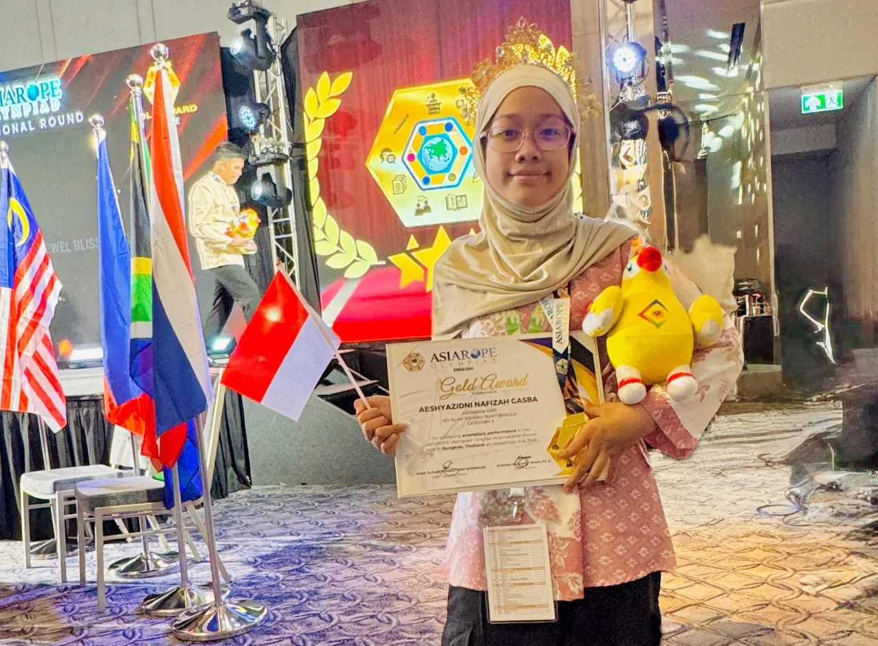 Satu-satunya Wakil Makassar dan Sulsel, Nafizah Raih Emas Olimpiade Internasional di Bangkok