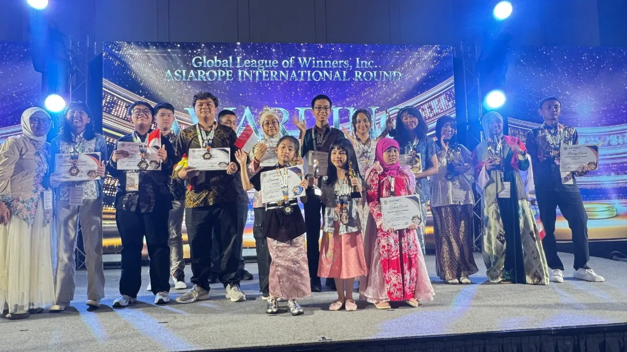 Satu-satunya Wakil Makassar dan Sulsel, Nafizah Raih Emas Olimpiade Internasional di Bangkok