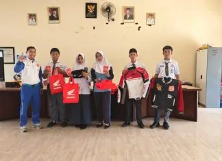 Bukan Sekadar Aksesori, Asmo Sulsel Edukasi Siswa SMKN 1 Bone soal Perlengkapan Berkendara