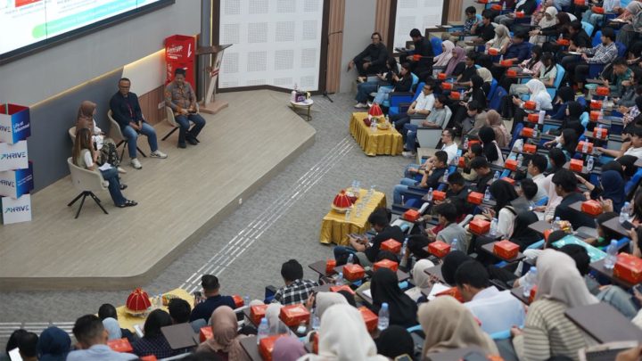 THRIVE Hadir di Unhas, Telkomsel Ungkap Pentingnya AI dan Skill Prompting yang Dibutuhkan Industri Telkomsel
